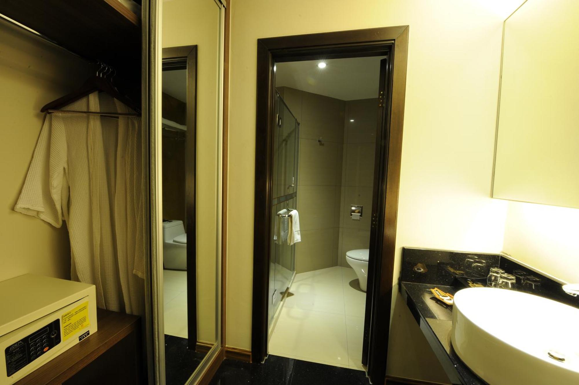 The Imperial Hotel Keluang Exterior foto